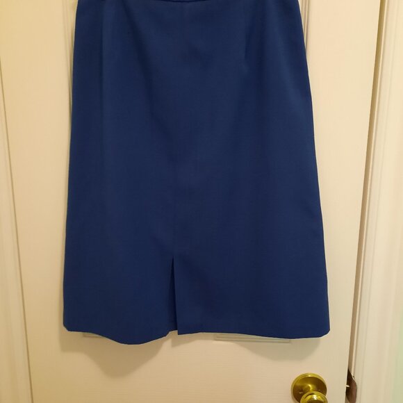 100% Polyester Fully Lined A Slit On the Front Bottom - Picture 1 of 3